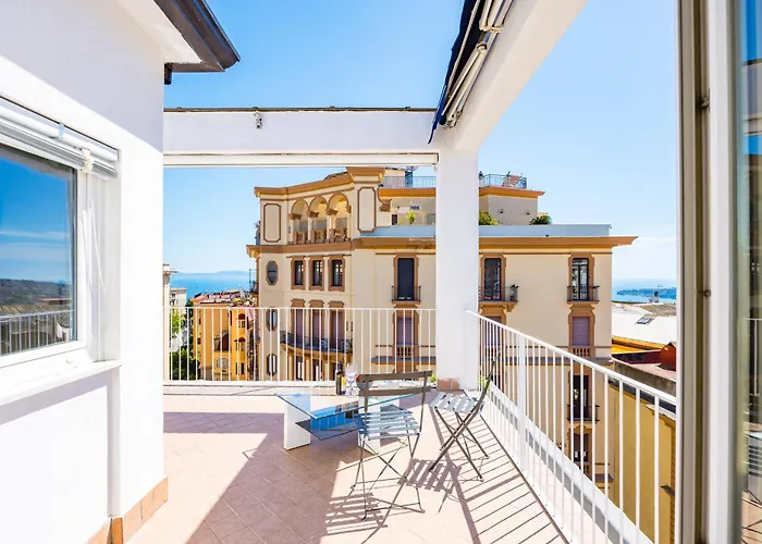 Chiave di Fuga by NapoliApartments